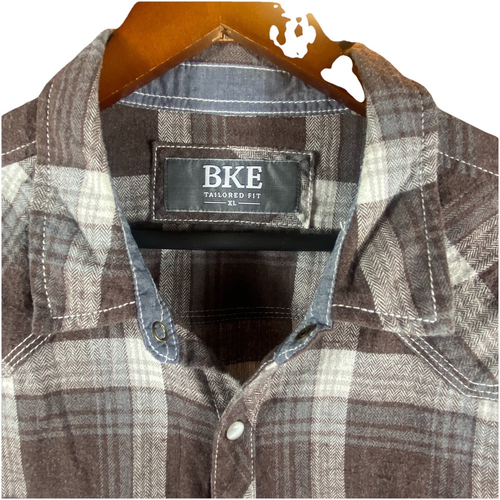 BKE Plaid Western Shirt XL Pearl Snap Flap Pockets Tailored Fit Rodeo Brown Soft - Picture 2 of 8